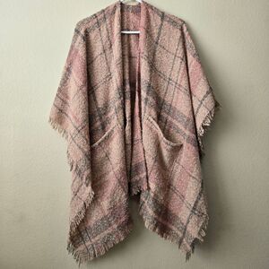 EMANUEL GERALDO Women Plaid Blanket Poncho Shawl Pockets Fluffy Knit Multi Color
